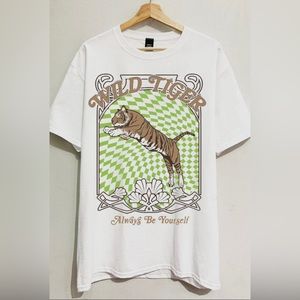 Womens oversized graphic tee